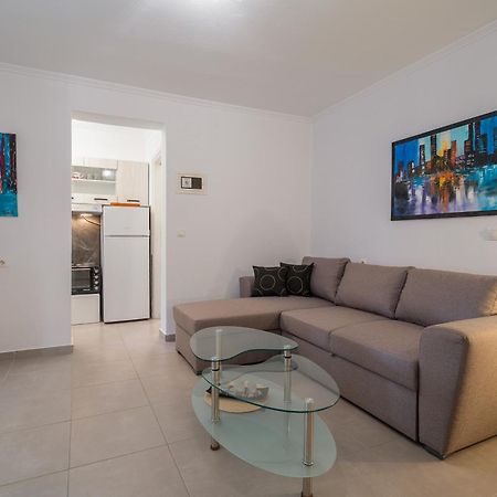 Stefanias Apartment เนโอสมาร์มาราส ภายนอก รูปภาพ
